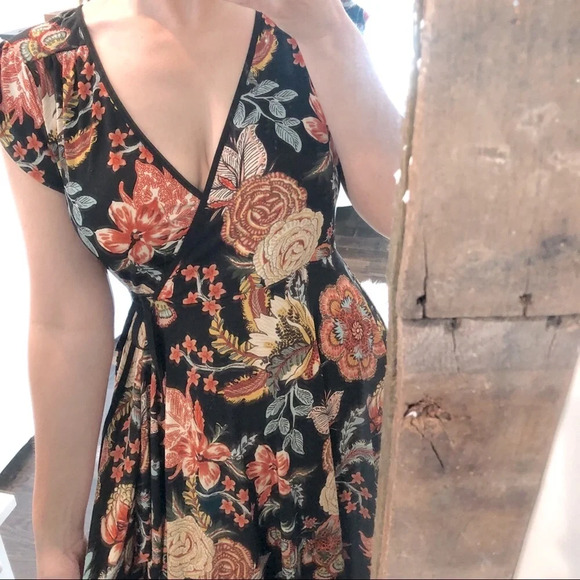 Xhilaration xsmall Flirty floral wrap style dress - Picture 4 of 4